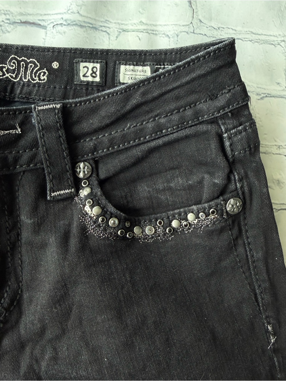 ✅ Miss Me Black Skinny Jeans with Studded Pockets size 28 - Picture 11 of 15